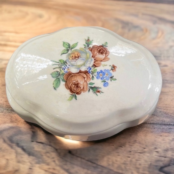 Vintage Porcelain Trinket Box - Picture 1 of 7